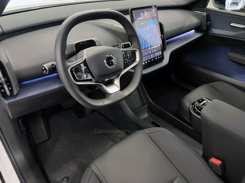 VOLVO EX30 ULTRA EXTENDED RANGE 2024/2025 ÓTIMA CAR FLORES DA CUNHA / Carros no Vale
