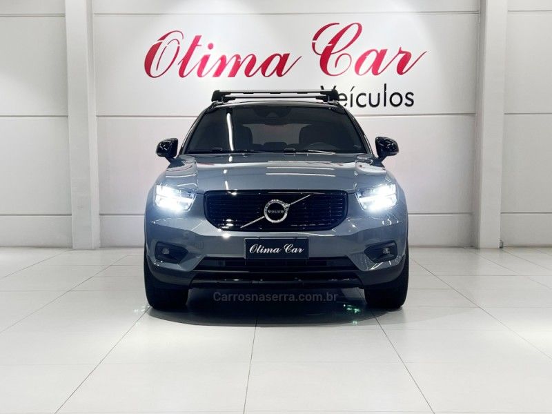 VOLVO XC 40 2.0 T5 R-DESIGN AWD GEARTRONIC 2019/2020 ÓTIMA CAR FLORES DA CUNHA / Carros no Vale
