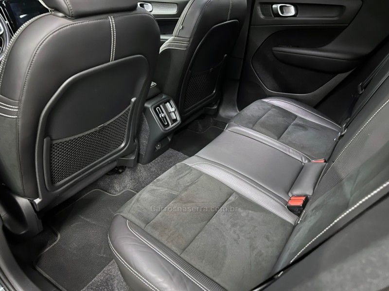 VOLVO XC 40 2.0 T5 R-DESIGN AWD GEARTRONIC 2019/2020 ÓTIMA CAR FLORES DA CUNHA / Carros no Vale