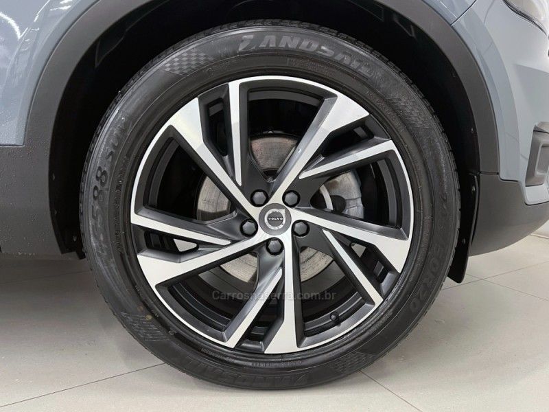 VOLVO XC 40 2.0 T5 R-DESIGN AWD GEARTRONIC 2019/2020 ÓTIMA CAR FLORES DA CUNHA / Carros no Vale