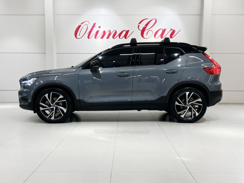 VOLVO XC 40 2.0 T5 R-DESIGN AWD GEARTRONIC 2019/2020 ÓTIMA CAR FLORES DA CUNHA / Carros no Vale