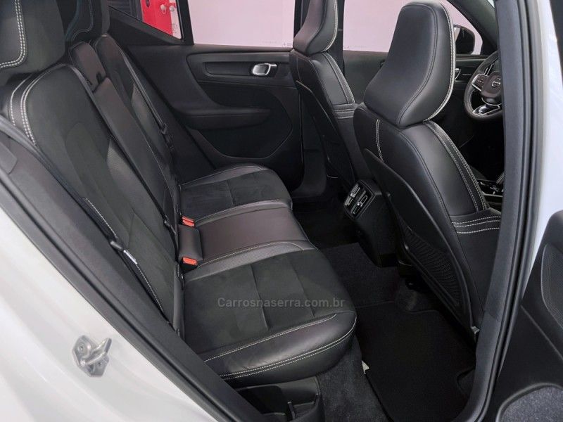 VOLVO XC 40 2.0 T5 R-DESIGN SPE AWD GEARTRONIC 2019/2020 ÓTIMA CAR FLORES DA CUNHA / Carros no Vale VOLVO XC 40 2.0 T5 R-DESIGN SPE AWD GEARTRONIC 2019/2020 ÓTIMA CAR FLORES DA CUNHA / Carros no Vale
