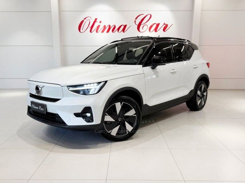 VOLVO XC 40 P6 RECHARGE ELECTRIC PLUS 2023/2024 ÓTIMA CAR FLORES DA CUNHA / Carros no Vale