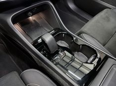 VOLVO XC 40 P6 RECHARGE ELECTRIC PLUS 2022/2023 ÓTIMA CAR FLORES DA CUNHA / Carros no Vale