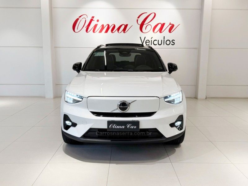 VOLVO XC 40 P6 RECHARGE ELECTRIC PLUS 2023/2024 ÓTIMA CAR FLORES DA CUNHA / Carros no Vale