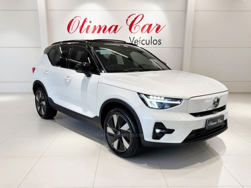VOLVO XC 40 P6 RECHARGE ELECTRIC PLUS 2023/2024 ÓTIMA CAR FLORES DA CUNHA / Carros no Vale