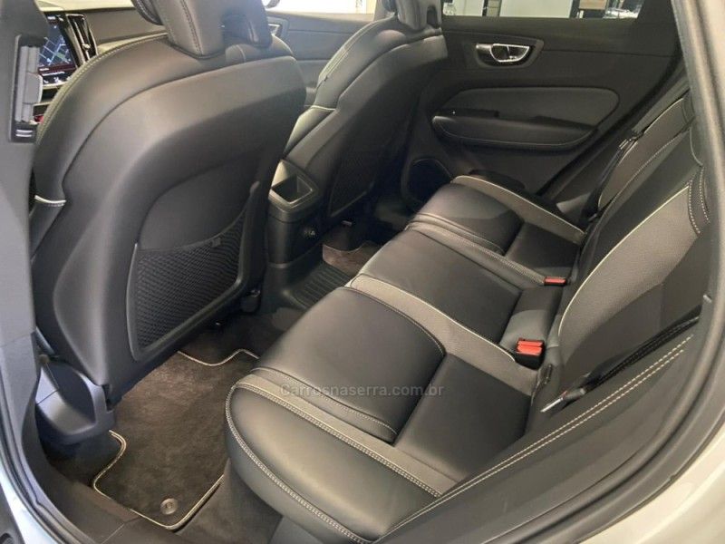 VOLVO XC60 2.0 T8 R DESIGN HYBRID 2019/2020 ÓTIMA CAR FLORES DA CUNHA / Carros no Vale VOLVO XC60 2.0 T8 R DESIGN HYBRID 2019/2020 ÓTIMA CAR FLORES DA CUNHA / Carros no Vale