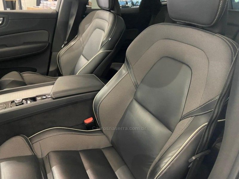 VOLVO XC60 2.0 T8 R DESIGN HYBRID 2019/2020 ÓTIMA CAR FLORES DA CUNHA / Carros no Vale VOLVO XC60 2.0 T8 R DESIGN HYBRID 2019/2020 ÓTIMA CAR FLORES DA CUNHA / Carros no Vale