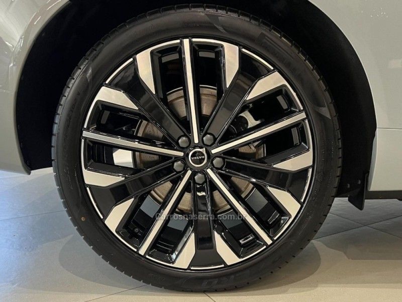 VOLVO XC60 2.0 T8 ULTRA DARK AWD HÍBRIDO 2026/2026 ÓTIMA CAR FLORES DA CUNHA / Carros no Vale