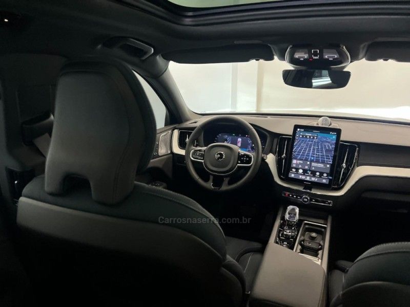 VOLVO XC60 2.0 T8 ULTRA DARK AWD HÍBRIDO 2026/2026 ÓTIMA CAR FLORES DA CUNHA / Carros no Vale