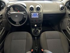 FORD FIESTA 1.6 MPI SEDAN 8V 2005/2005 CIMIRRO AUTOMÓVEIS TAQUARA / Carros no Vale