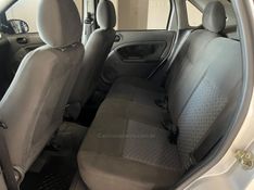 FORD FIESTA 1.6 MPI SEDAN 8V 2005/2005 CIMIRRO AUTOMÓVEIS TAQUARA / Carros no Vale