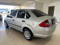 FORD FIESTA 1.6 MPI SEDAN 8V 2005/2005 CIMIRRO AUTOMÓVEIS TAQUARA / Carros no Vale