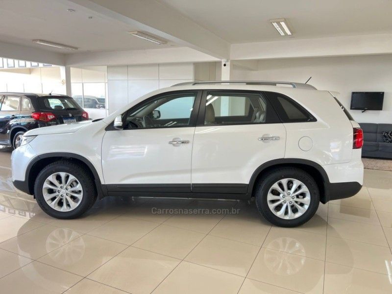 KIA SORENTO 2.4 EX2 4X2 16V 2014/2015 CIMIRRO AUTOMÓVEIS TAQUARA / Carros no Vale KIA SORENTO 2.4 EX2 4X2 16V 2014/2015 CIMIRRO AUTOMÓVEIS TAQUARA / Carros no Vale