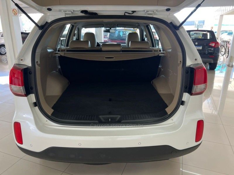KIA SORENTO 2.4 EX2 4X2 16V 2014/2015 CIMIRRO AUTOMÓVEIS TAQUARA / Carros no Vale KIA SORENTO 2.4 EX2 4X2 16V 2014/2015 CIMIRRO AUTOMÓVEIS TAQUARA / Carros no Vale