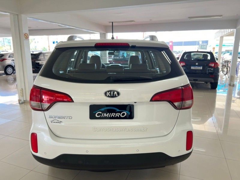 KIA SORENTO 2.4 EX2 4X2 16V 2014/2015 CIMIRRO AUTOMÓVEIS TAQUARA / Carros no Vale KIA SORENTO 2.4 EX2 4X2 16V 2014/2015 CIMIRRO AUTOMÓVEIS TAQUARA / Carros no Vale
