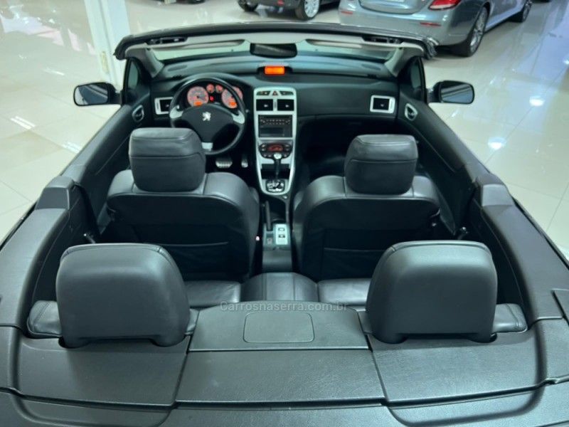 PEUGEOT 307 2.0 CC 16V 2004/2005 CIMIRRO AUTOMÓVEIS TAQUARA / Carros no Vale PEUGEOT 307 2.0 CC 16V 2004/2005 CIMIRRO AUTOMÓVEIS TAQUARA / Carros no Vale