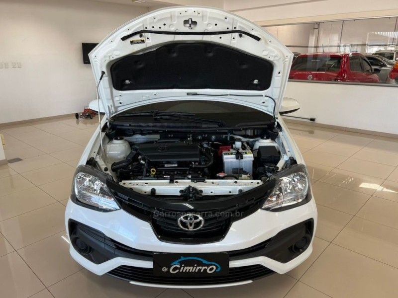 TOYOTA ETIOS 1.3 X 16V 2019/2019 CIMIRRO AUTOMÓVEIS TAQUARA / Carros no Vale TOYOTA ETIOS 1.3 X 16V 2019/2019 CIMIRRO AUTOMÓVEIS TAQUARA / Carros no Vale