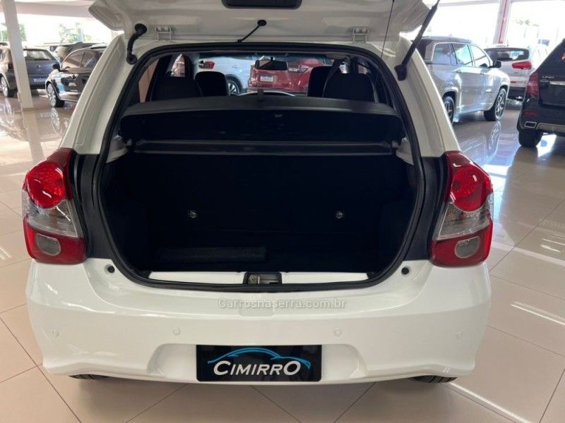TOYOTA ETIOS 1.3 X 16V 2019/2019 CIMIRRO AUTOMÓVEIS TAQUARA / Carros no Vale TOYOTA ETIOS 1.3 X 16V 2019/2019 CIMIRRO AUTOMÓVEIS TAQUARA / Carros no Vale