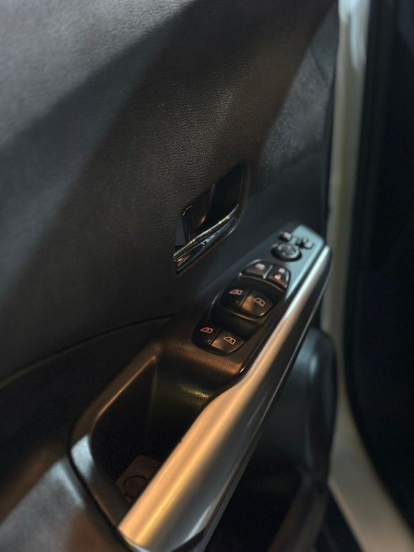 Nissan Kicks Sl Cvt 2018/2018 DL MOTORS LAJEADO / Carros no Vale