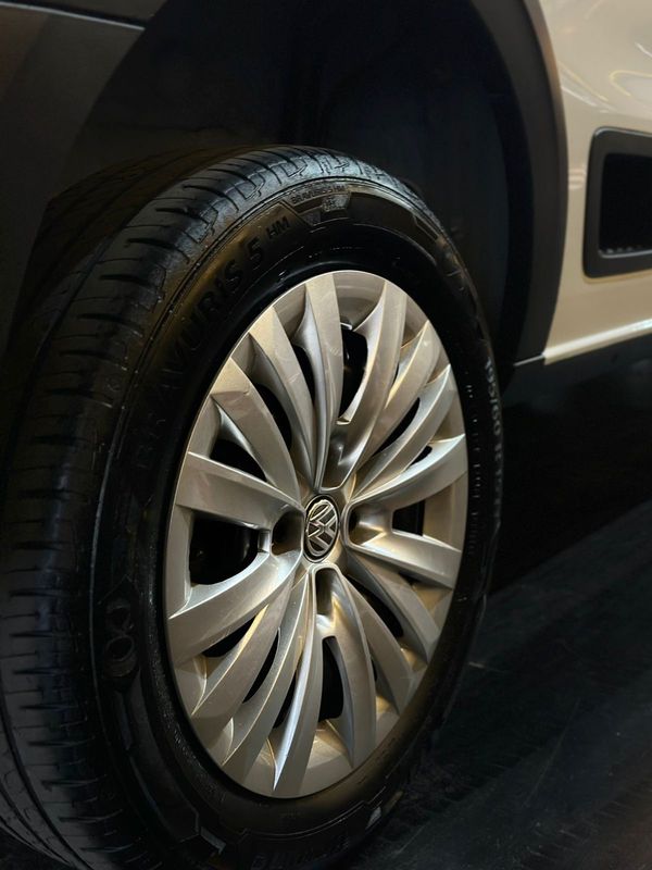Volkswagen Saveiro Cs Rb Mpi 2022/2023 DL MOTORS LAJEADO / Carros no Vale