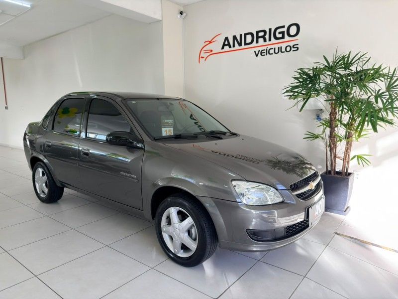 CHEVROLET CORSA 1.0 LS CLASSIC ADVANTAGE 2014/2015 ANDRIGO VEÍCULOS CAXIAS DO SUL / Carros no Vale CHEVROLET CORSA 1.0 LS CLASSIC ADVANTAGE 2014/2015 ANDRIGO VEÍCULOS CAXIAS DO SUL / Carros no Vale