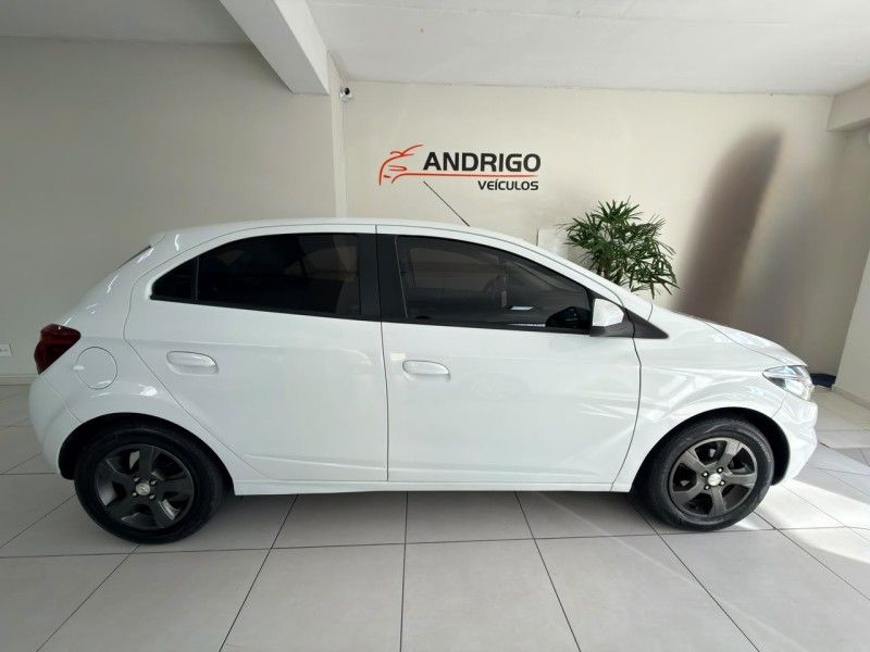 CHEVROLET ONIX 1.4 MPFI LTZ 8V 2017/2018 ANDRIGO VEÍCULOS CAXIAS DO SUL / Carros no Vale CHEVROLET ONIX 1.4 MPFI LTZ 8V 2017/2018 ANDRIGO VEÍCULOS CAXIAS DO SUL / Carros no Vale