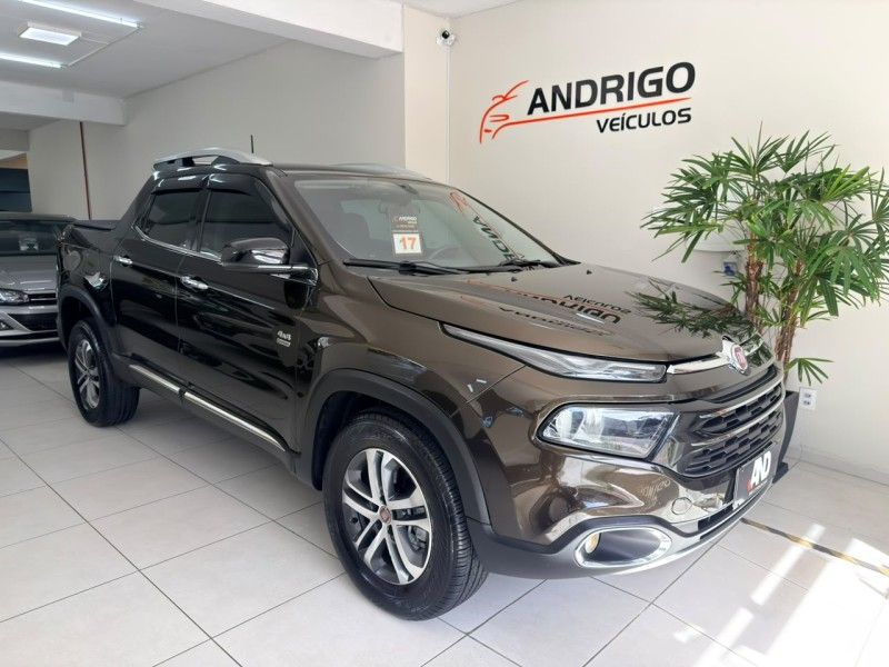 FIAT TORO 2.0 16V TURBO VOLCANO AT9 4X4 2017/2017 ANDRIGO VEÍCULOS CAXIAS DO SUL / Carros no Vale FIAT TORO 2.0 16V TURBO VOLCANO AT9 4X4 2017/2017 ANDRIGO VEÍCULOS CAXIAS DO SUL / Carros no Vale