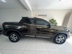 FIAT TORO 2.0 16V TURBO VOLCANO AT9 4X4 2017/2017 ANDRIGO VEÍCULOS CAXIAS DO SUL / Carros no Vale