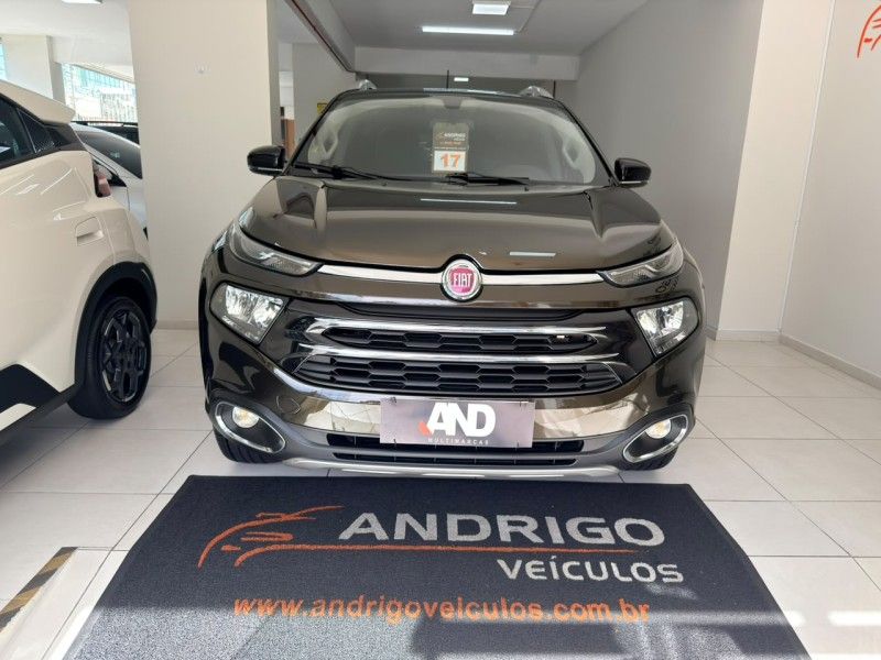 FIAT TORO 2.0 16V TURBO VOLCANO AT9 4X4 2017/2017 ANDRIGO VEÍCULOS CAXIAS DO SUL / Carros no Vale FIAT TORO 2.0 16V TURBO VOLCANO AT9 4X4 2017/2017 ANDRIGO VEÍCULOS CAXIAS DO SUL / Carros no Vale