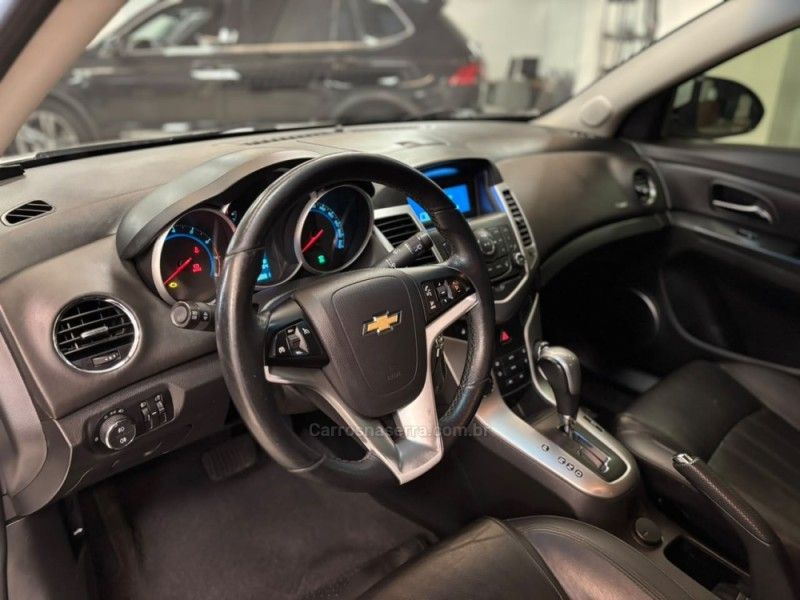 CHEVROLET CRUZE 1.8 LT 16V 2014/2014 LUIGGI AUTOMÓVEIS CARLOS BARBOSA / Carros no Vale