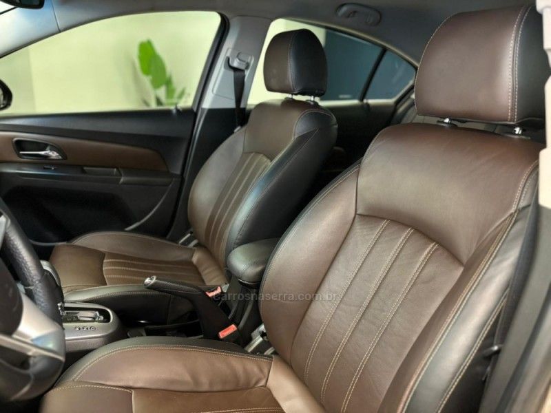 CHEVROLET CRUZE 1.8 LTZ 16V 2014/2015 LUIGGI AUTOMÓVEIS CARLOS BARBOSA / Carros no Vale CHEVROLET CRUZE 1.8 LTZ 16V 2014/2015 LUIGGI AUTOMÓVEIS CARLOS BARBOSA / Carros no Vale