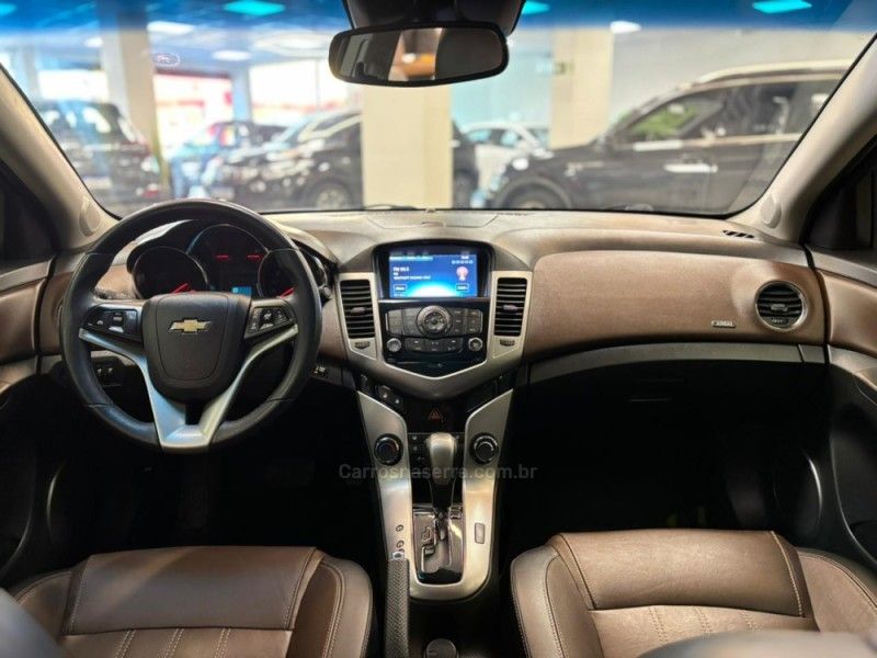CHEVROLET CRUZE 1.8 LTZ 16V 2014/2015 LUIGGI AUTOMÓVEIS CARLOS BARBOSA / Carros no Vale CHEVROLET CRUZE 1.8 LTZ 16V 2014/2015 LUIGGI AUTOMÓVEIS CARLOS BARBOSA / Carros no Vale