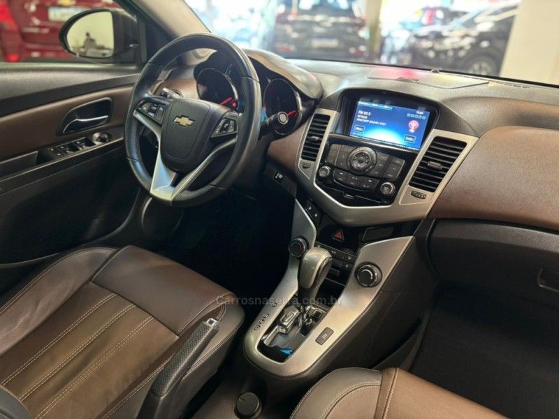 CHEVROLET CRUZE 1.8 LTZ 16V 2014/2015 LUIGGI AUTOMÓVEIS CARLOS BARBOSA / Carros no Vale CHEVROLET CRUZE 1.8 LTZ 16V 2014/2015 LUIGGI AUTOMÓVEIS CARLOS BARBOSA / Carros no Vale