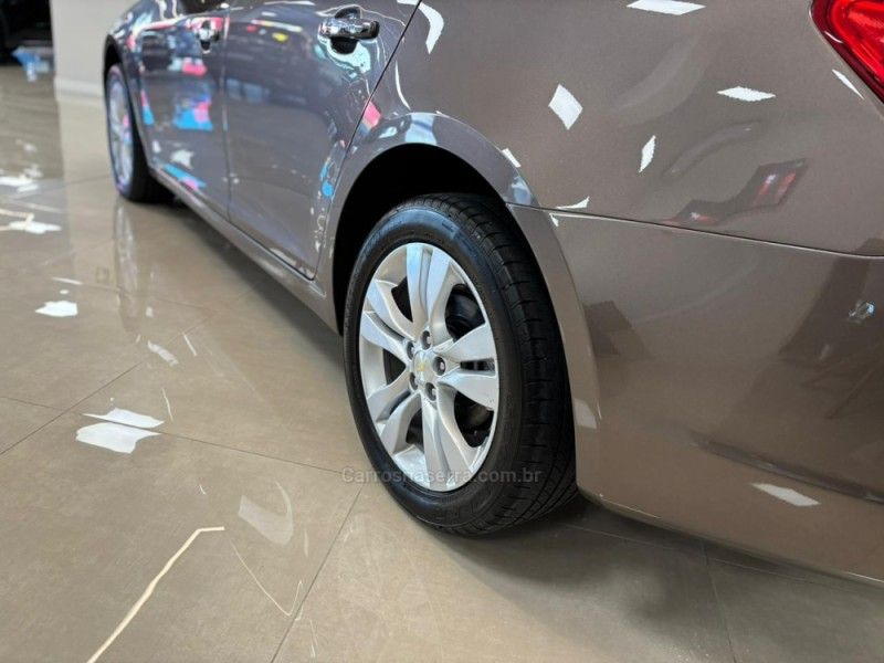 CHEVROLET CRUZE 1.8 LTZ 16V 2014/2015 LUIGGI AUTOMÓVEIS CARLOS BARBOSA / Carros no Vale CHEVROLET CRUZE 1.8 LTZ 16V 2014/2015 LUIGGI AUTOMÓVEIS CARLOS BARBOSA / Carros no Vale