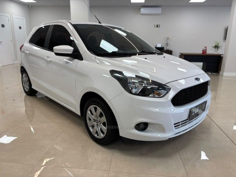 FORD KA 1.0 SE PLUS 12V 2017/2018 LUIGGI AUTOMÓVEIS CARLOS BARBOSA / Carros no Vale