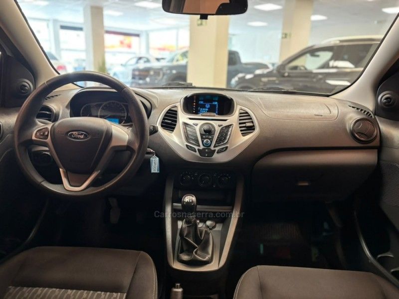 FORD KA 1.0 SE PLUS 12V 2017/2018 LUIGGI AUTOMÓVEIS CARLOS BARBOSA / Carros no Vale