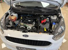 FORD KA 1.0 SE PLUS 12V 2017/2018 LUIGGI AUTOMÓVEIS CARLOS BARBOSA / Carros no Vale