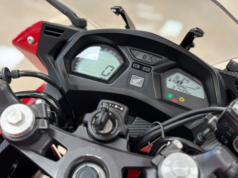 Honda Motos CBR 650F 2014/2015 LUIGGI AUTOMÓVEIS CARLOS BARBOSA / Carros no Vale