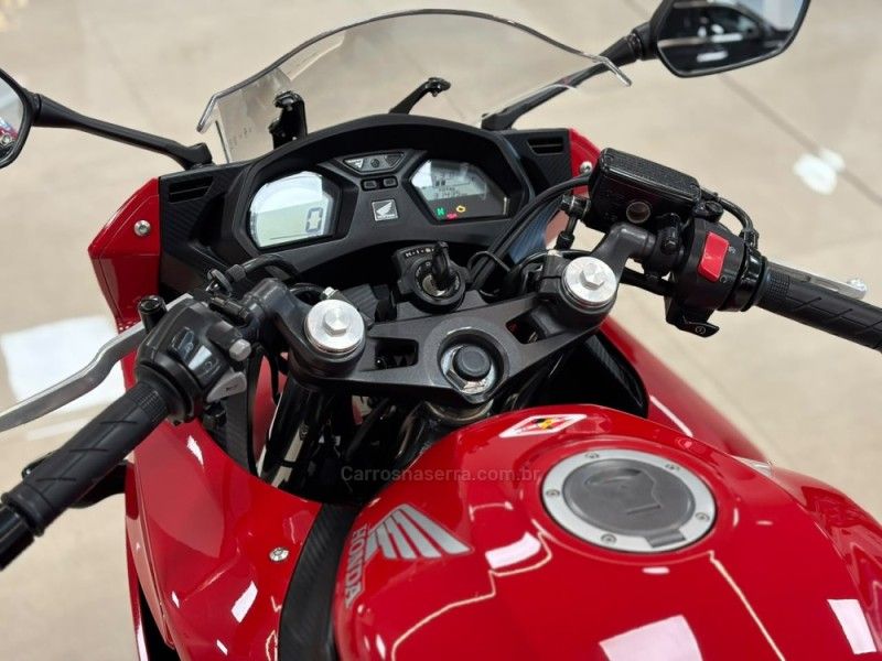 Honda Motos CBR 650F 2014/2015 LUIGGI AUTOMÓVEIS CARLOS BARBOSA / Carros no Vale