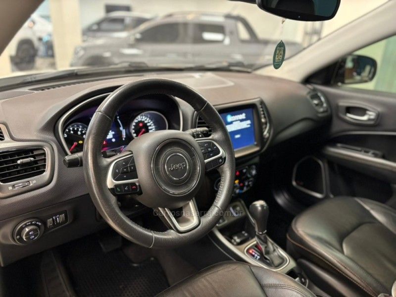JEEP COMPASS 2.0 16V LONGITUDE 2018/2018 LUIGGI AUTOMÓVEIS CARLOS BARBOSA / Carros no Vale JEEP COMPASS 2.0 16V LONGITUDE 2018/2018 LUIGGI AUTOMÓVEIS CARLOS BARBOSA / Carros no Vale
