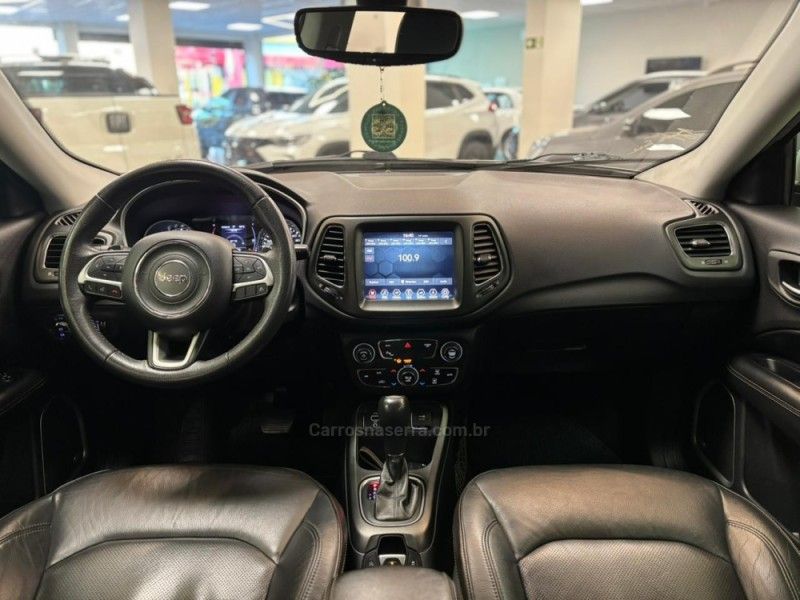 JEEP COMPASS 2.0 16V LONGITUDE 2018/2018 LUIGGI AUTOMÓVEIS CARLOS BARBOSA / Carros no Vale JEEP COMPASS 2.0 16V LONGITUDE 2018/2018 LUIGGI AUTOMÓVEIS CARLOS BARBOSA / Carros no Vale