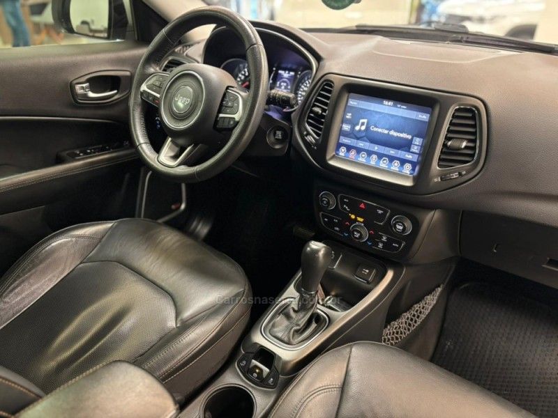 JEEP COMPASS 2.0 16V LONGITUDE 2018/2018 LUIGGI AUTOMÓVEIS CARLOS BARBOSA / Carros no Vale JEEP COMPASS 2.0 16V LONGITUDE 2018/2018 LUIGGI AUTOMÓVEIS CARLOS BARBOSA / Carros no Vale