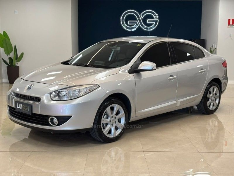 RENAULT FLUENCE 2.0 PRIVILÉGE 16V 2014/2014 LUIGGI AUTOMÓVEIS CARLOS BARBOSA / Carros no Vale RENAULT FLUENCE 2.0 PRIVILÉGE 16V 2014/2014 LUIGGI AUTOMÓVEIS CARLOS BARBOSA / Carros no Vale