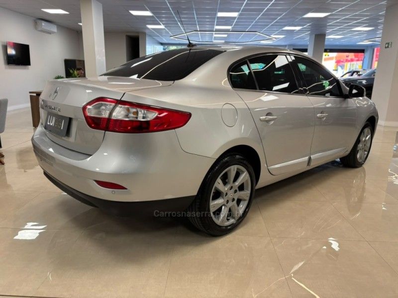 RENAULT FLUENCE 2.0 PRIVILÉGE 16V 2014/2014 LUIGGI AUTOMÓVEIS CARLOS BARBOSA / Carros no Vale RENAULT FLUENCE 2.0 PRIVILÉGE 16V 2014/2014 LUIGGI AUTOMÓVEIS CARLOS BARBOSA / Carros no Vale