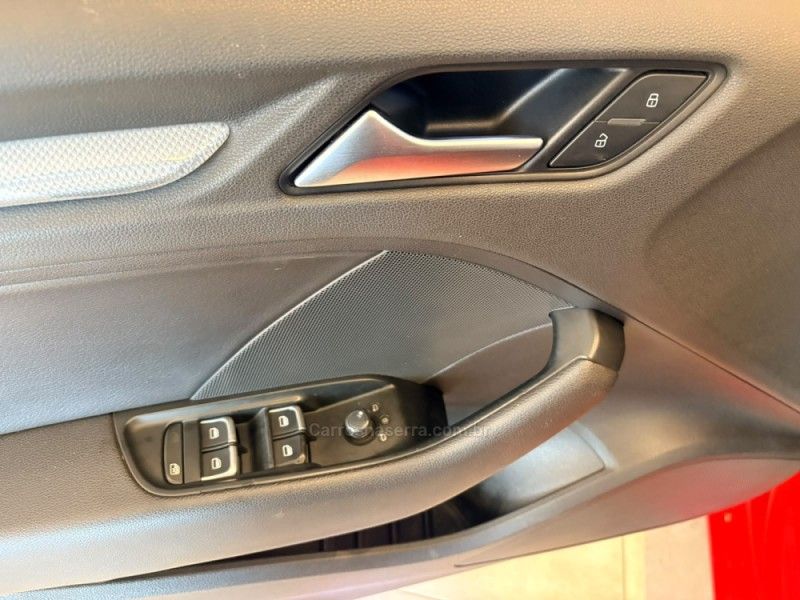 AUDI A3 1.8 TFSI SEDAN AMBITION 16V 180CV S TRONIC 2015/2015 AUTOGRIF MOTORS CAMPO BOM / Carros no Vale AUDI A3 1.8 TFSI SEDAN AMBITION 16V 180CV S TRONIC 2015/2015 AUTOGRIF MOTORS CAMPO BOM / Carros no Vale