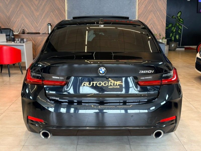BMW 320I 2.0 SPORT GP 16V TURBO 2023/2023 AUTOGRIF MOTORS CAMPO BOM / Carros no Vale
