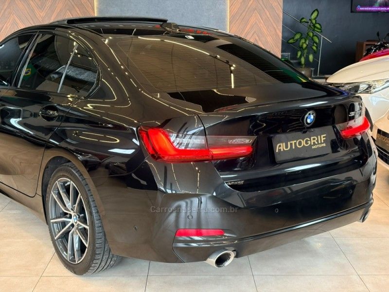 BMW 320I 2.0 SPORT GP 16V TURBO 2023/2023 AUTOGRIF MOTORS CAMPO BOM / Carros no Vale
