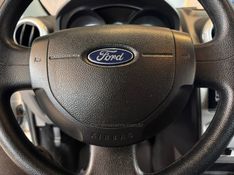 FORD FIESTA 1.6 SE HATCH 16V 2014/2014 AUTOGRIF MOTORS CAMPO BOM / Carros no Vale