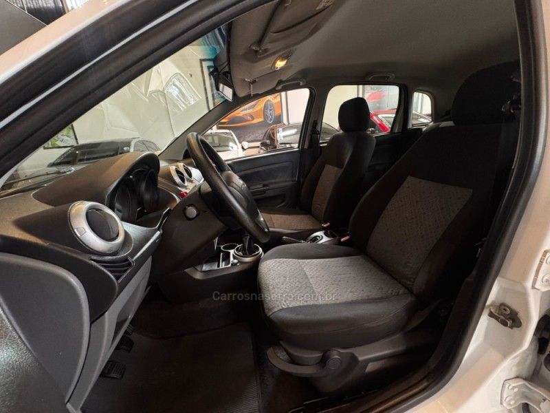 FORD FIESTA 1.6 SE HATCH 16V 2014/2014 AUTOGRIF MOTORS CAMPO BOM / Carros no Vale FORD FIESTA 1.6 SE HATCH 16V 2014/2014 AUTOGRIF MOTORS CAMPO BOM / Carros no Vale